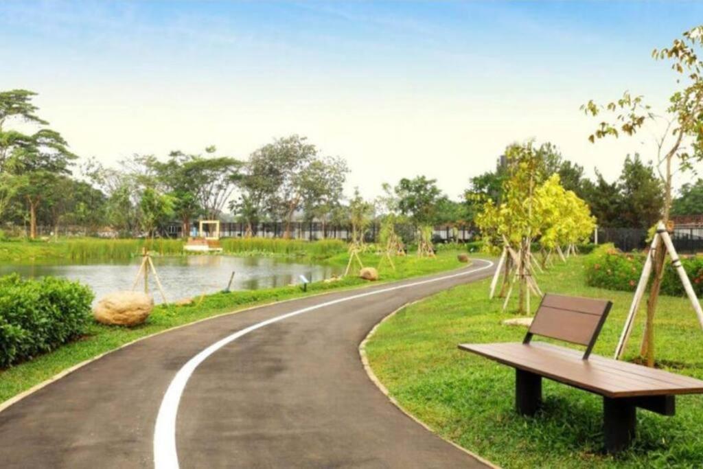 Marigold Apartment Nava Park Central Bsd Тангеранг Екстериор снимка